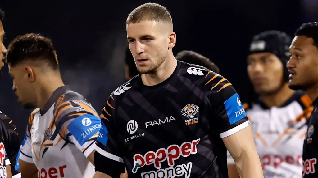 ‘Vaping in the gym’: Damning Tigers culture claim as huge Doueihi mistake called out