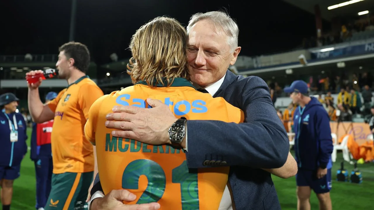 Schmidt leaves repaired Wallabies with gifts of Canham and Lonergan for Kiss | Daniel Gallan